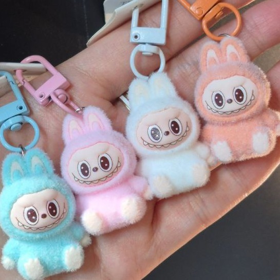 چارم اورجینال لبوبو نشسته