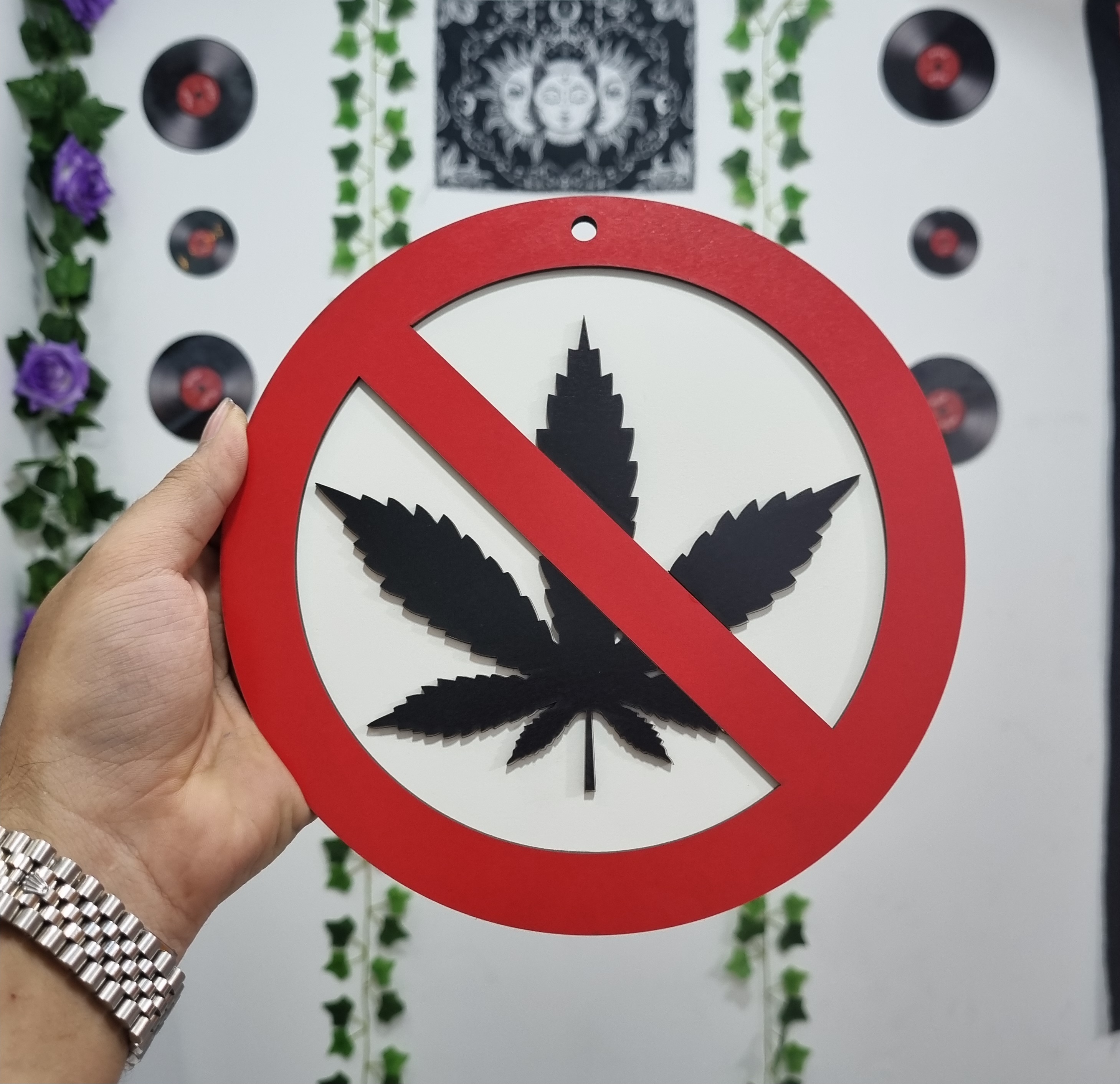 تابلو چوبی اتاق دراگ ممنوع