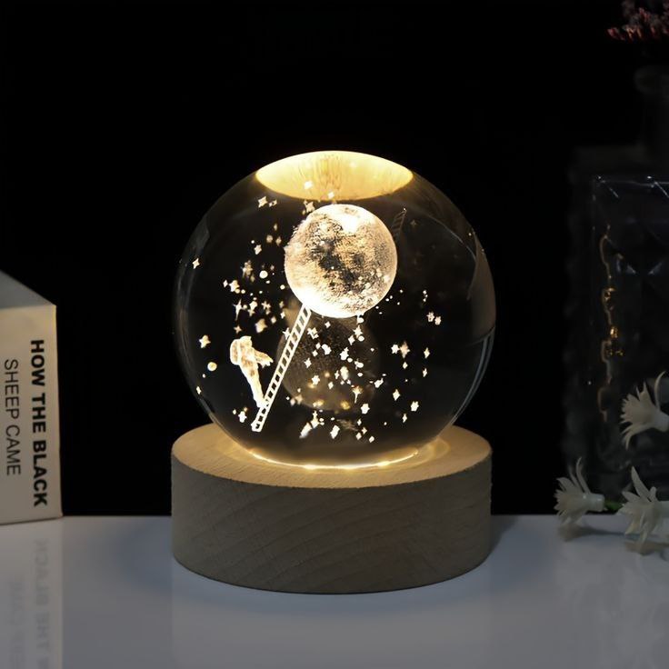 گوی کریستالی طرح  فضانورد