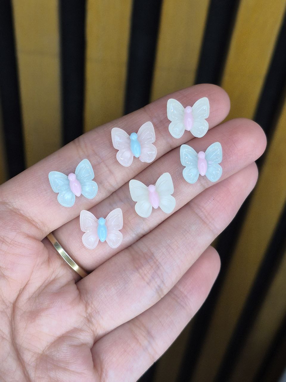 پیکسل پروانه شب تاب ۶ عددی