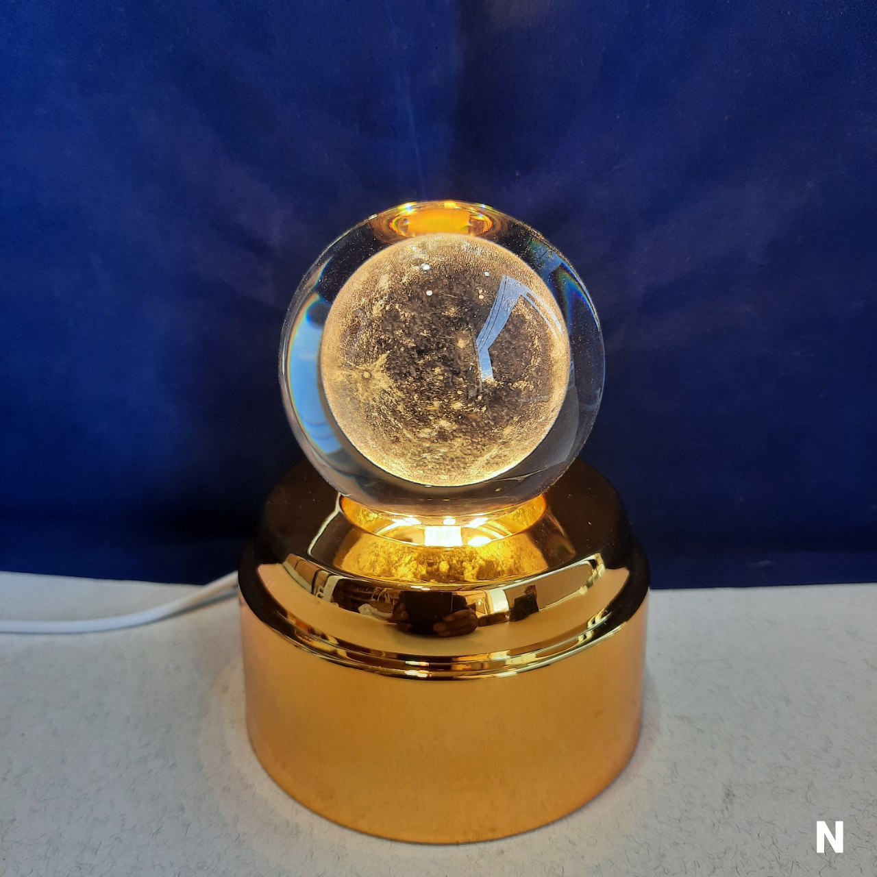 گوی کریستالی گردان